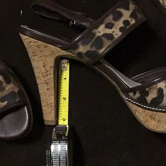 Shoes - Picture 6 of 8